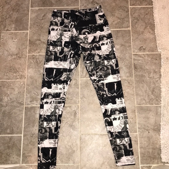 Weekend by marina patterned leggings! - Picture 2 of 4